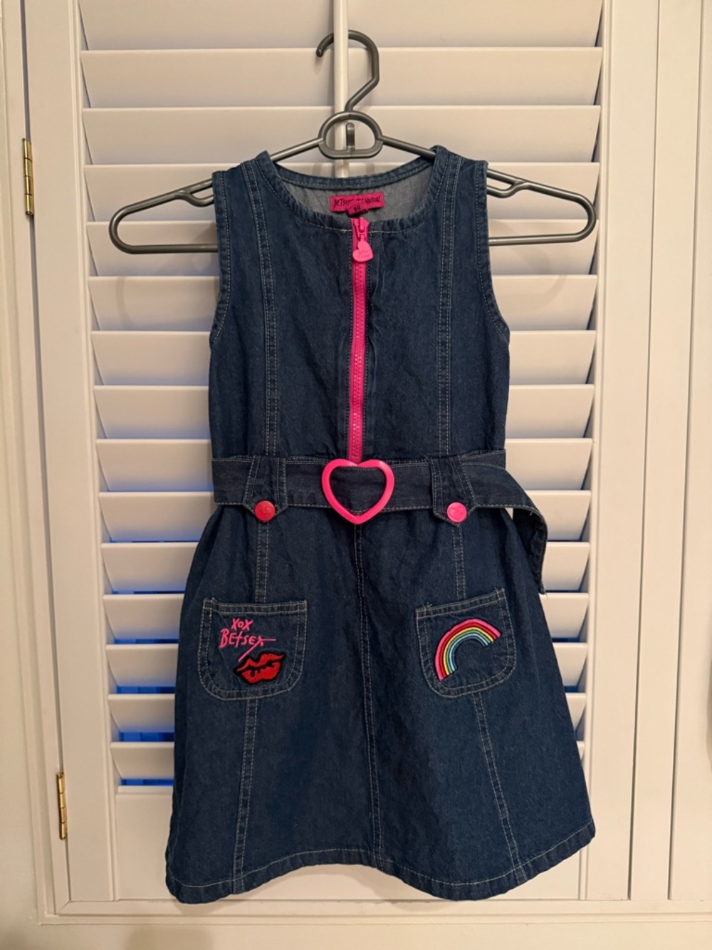 Betsey Johnson Girls Blue Denim Dress Jumper with appliqué and belt – sz 6–6x
